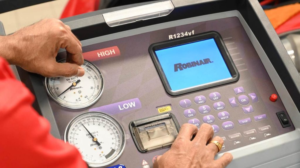5 Common Signs of a Faulty Car AC Compressor